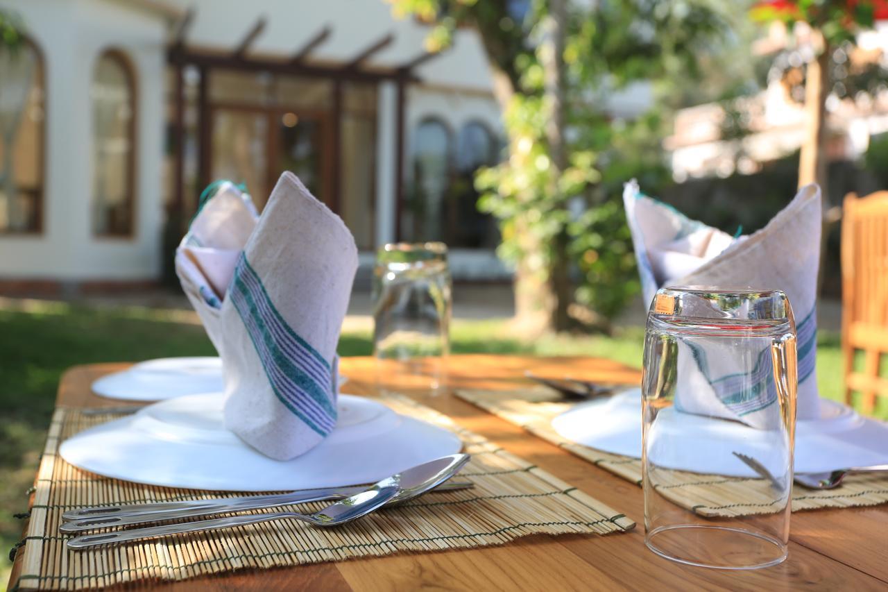 Mango Hill Inn Γιανγκόν Εξωτερικό φωτογραφία